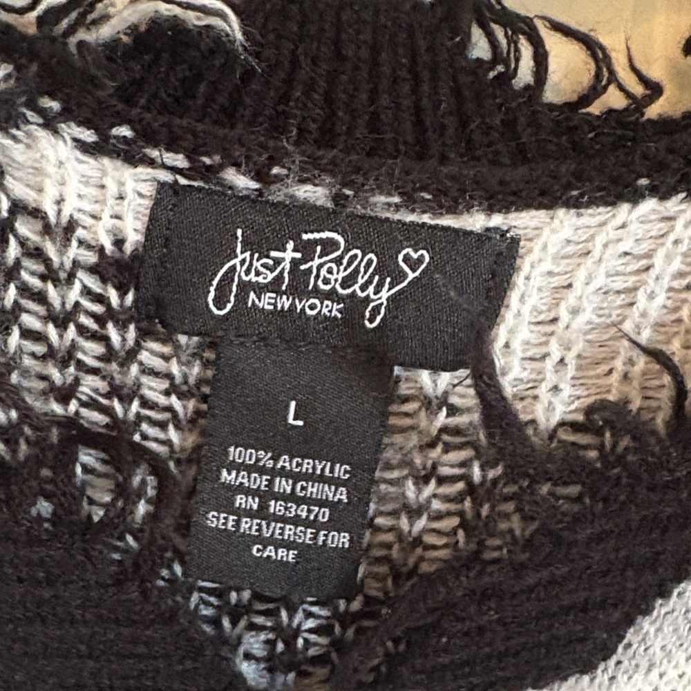 Chic Zebra Pattern V-Neck Sweater - image 2